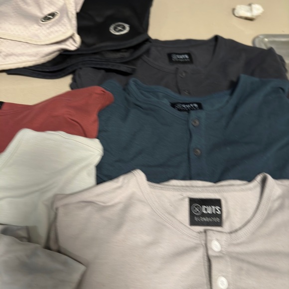 Cuts Clothing Bundle - Picture 3 of 6